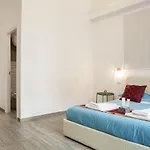 Martucci Avenue 4* ナポリ