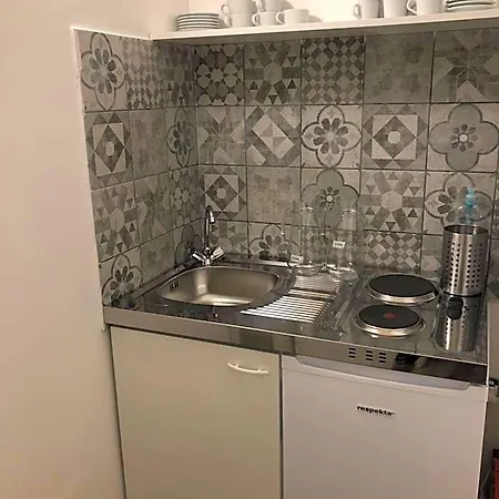Martucci Avenue Bed & Breakfast 4*