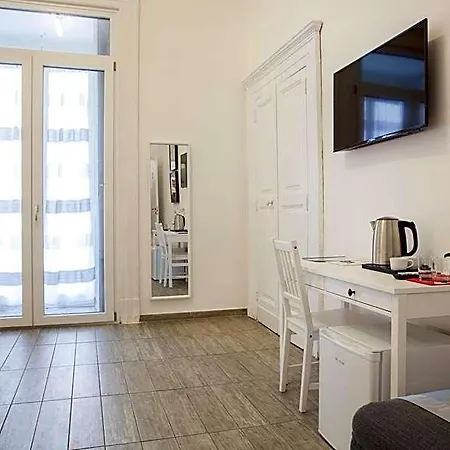 Martucci Avenue Bed & Breakfast